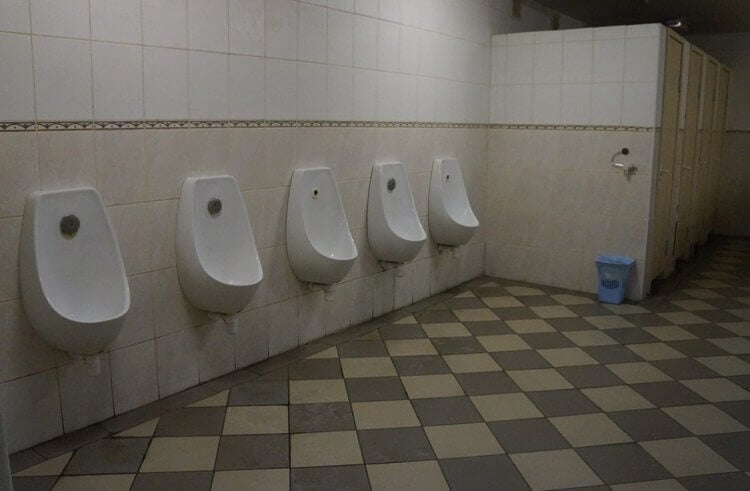Венерические заболевания в туалете. Подцепить передающуюся половым путем болезнь через унитаз почти невозможно. Фото.