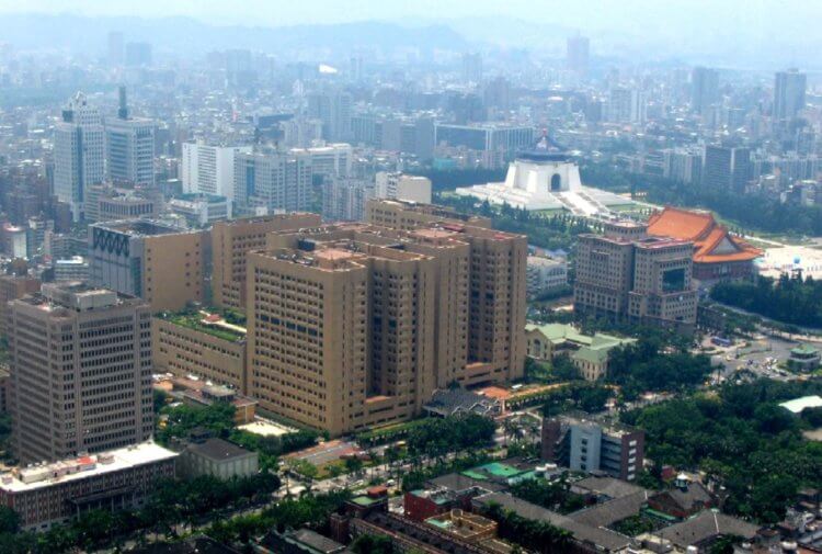 Система здравоохранения Тайваня. Больница Тайваньского национального университета. Фото.