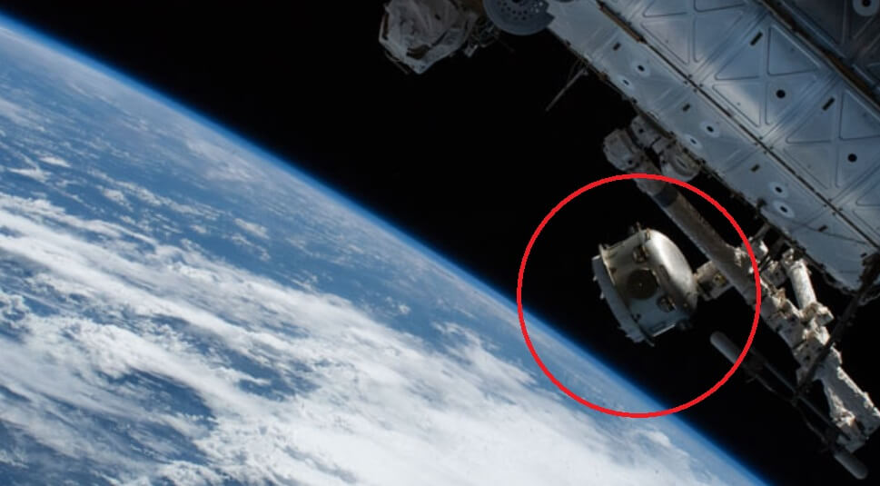 Сколько на МКС мусора и как космонавты его выбрасывают