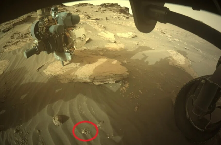 На Марсе найден объект, похожий на веревку. Что это?