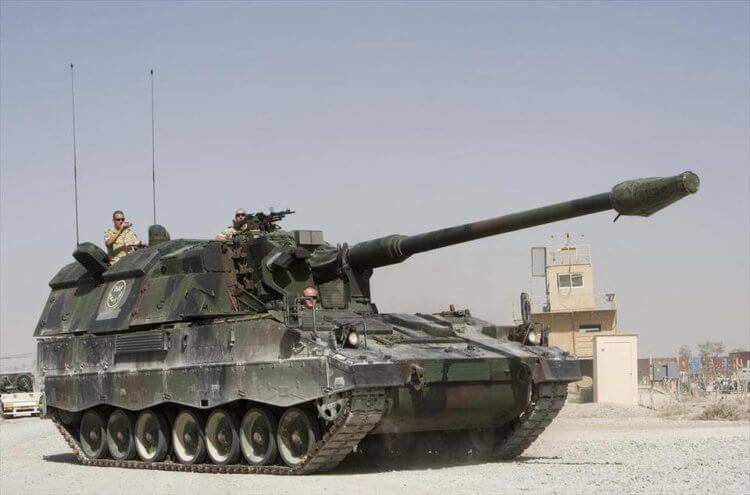 САУ AHS Krab. Немецкая самоходная артиллерийская установка Panzerhaubitze 2000. Фото.