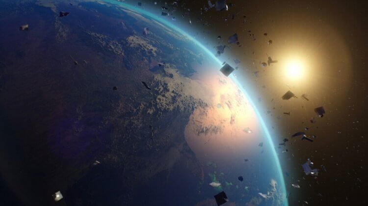 Как часто на людей падает космический мусор? Риск гибели от упавшего космического мусора на Земле очень мал. А вот астронавты рискуют, и очень сильно. Фото.