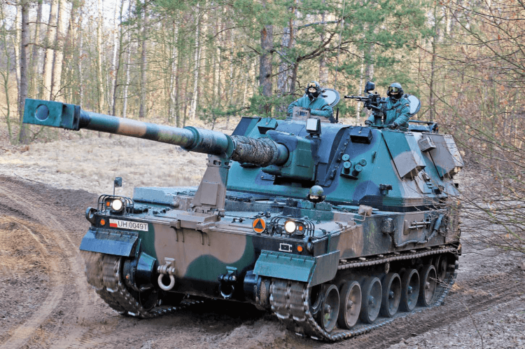 САУ AHS Krab. Польская самоходная артиллерийская установка AHS Krab. Фото.