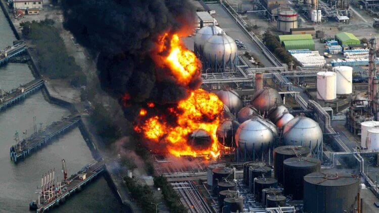 Чем опасны атомные электростанции? Крупная радиационная авария максимального 7-го уровня по Международной шкале ядерных событий произошла 12 марта 2011 года в Японии. Фото.