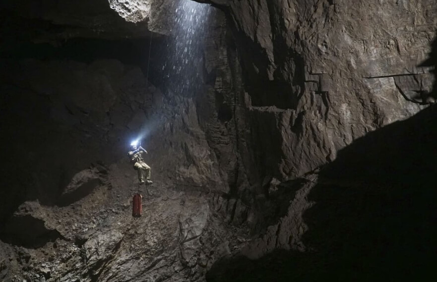 Изучена самая глубокая пещера Австралии, названная в честь коронавируса