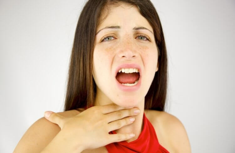 Лечение бластомикоза гортани. При возникновении проблем с горлом, лучше сразу же обратиться к врачу. Фото.