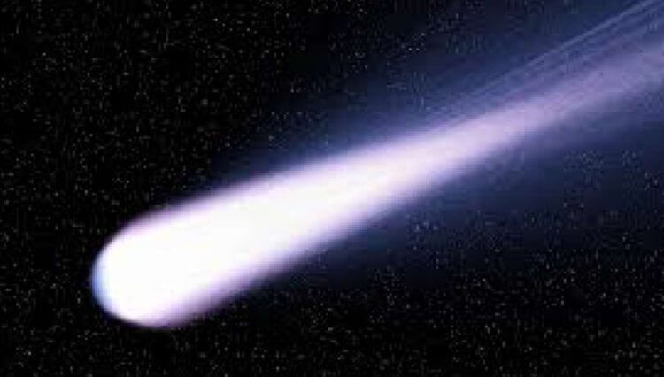 Причины звездопада в августе 2022 года. Звездопад Персеиды возникает из-за кометы кометы Свифта-Туттля. Фото.