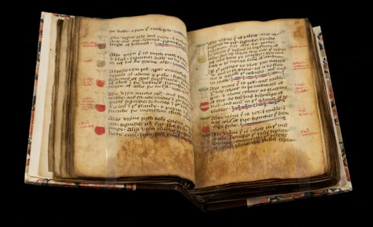 Какой была медицина в Средневековье. В средневековых рукописях можно найти много чего интересного. Фото.