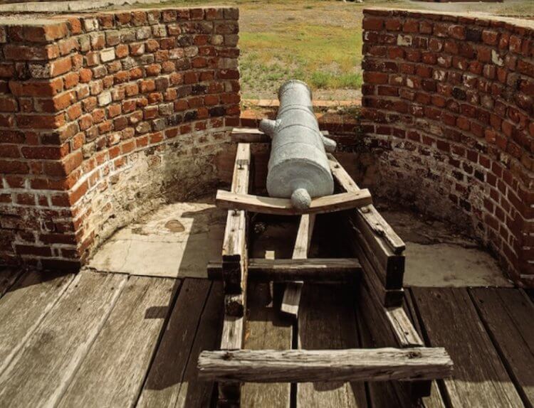 История города Порт-Ройал. Порт-Ройал защищали 100 орудий. Фото.