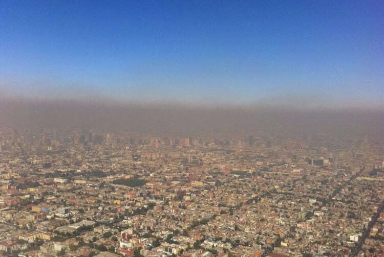 Что входит в состав смога. Густой смог в Мехико. Фото.