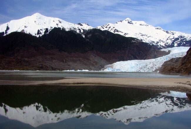 На Аляске возникают новые озера с «неприятным сюрпризом». Фото.
