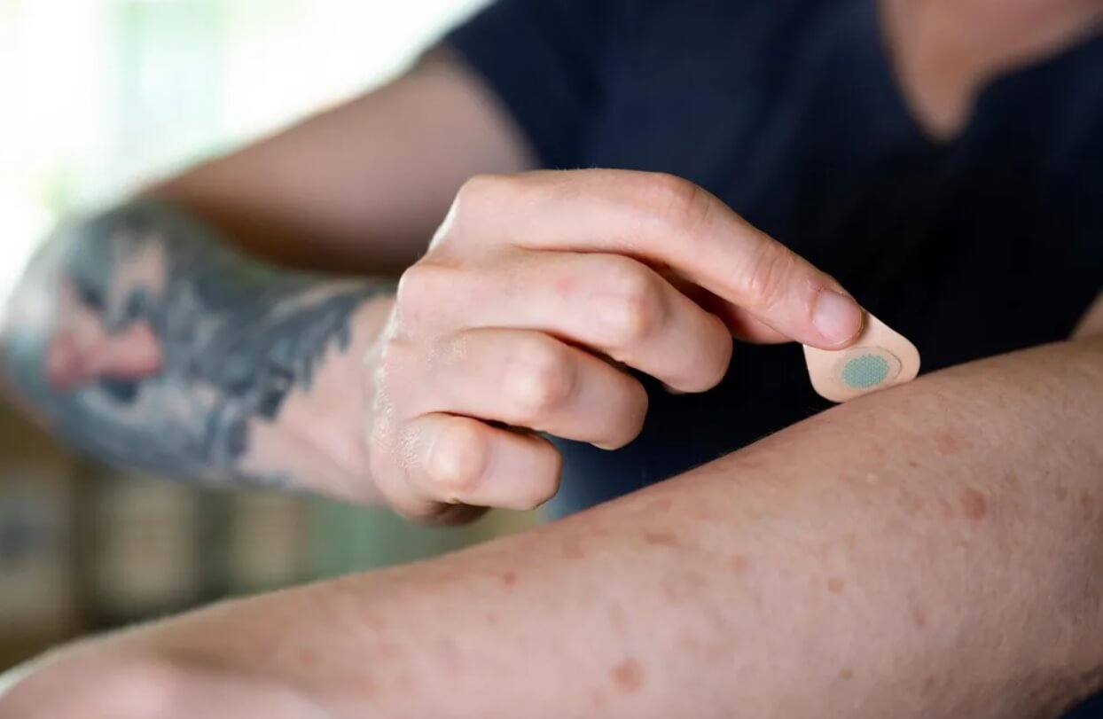 В будущем люди смогут самостоятельно делать татуировки, но есть риск испортить тело