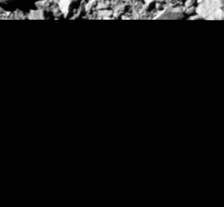 Можно ли изменить маршрут астероида. Последний снимок с DART — он не полный, потому что аппарат разбился. Фото.