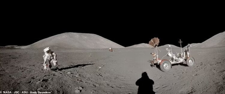 Фотографии людей на Луне. Разворачивание антенны на поверхности Луны. Фото.