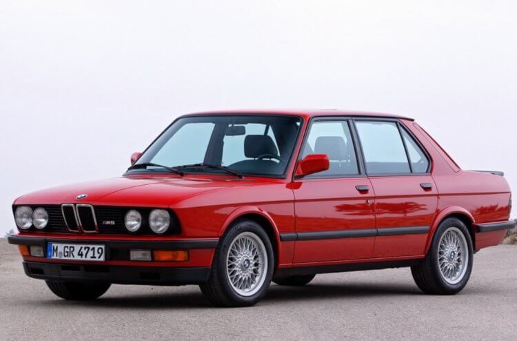 Каким был самый быстрый советский автомобиль. Автомобиль BMW M5 (E28). Фото.