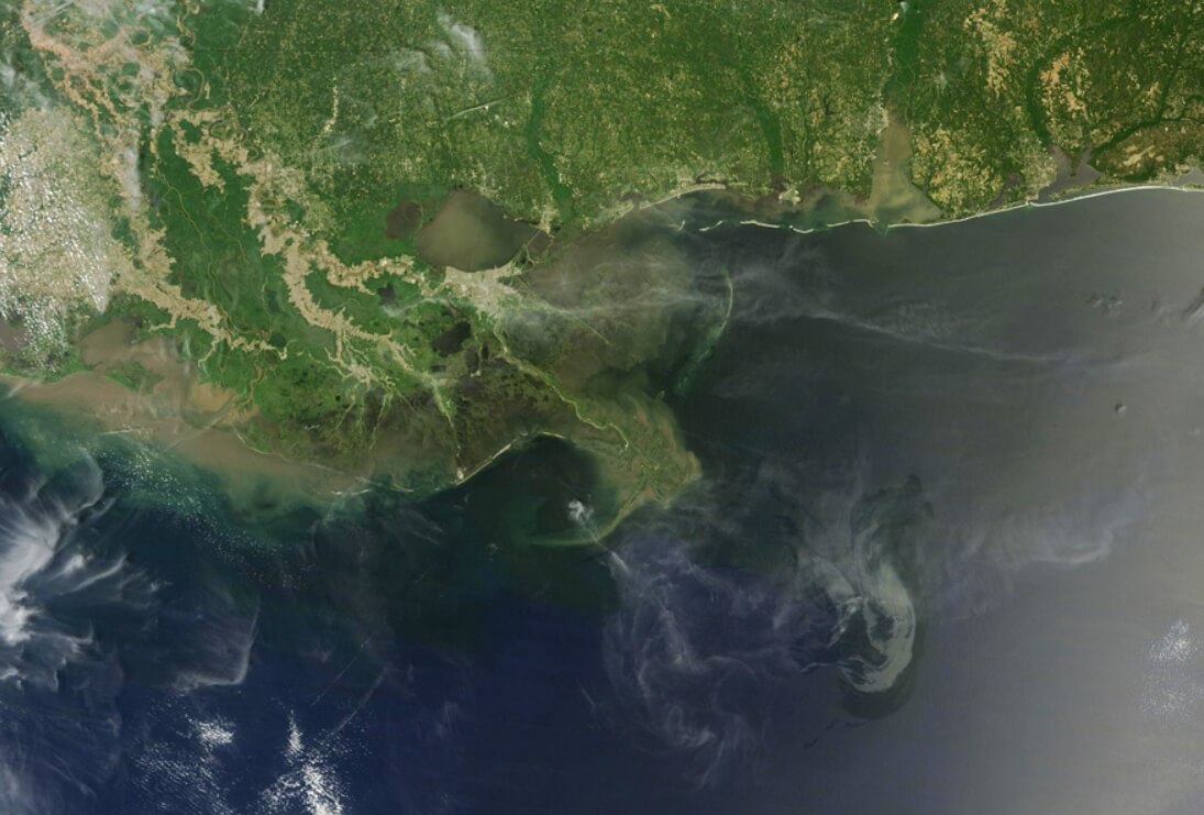 Нефтяное пятно в мексиканском заливе из космоса