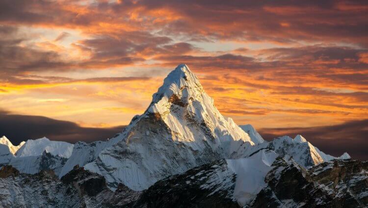 Эверест — не самая большая гора в мире. Гора Эверест. Фото.