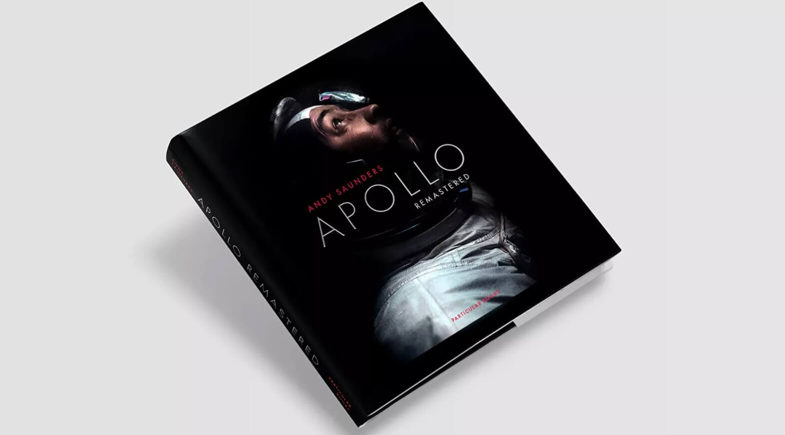 Обложка книги «Apollo Remastered». Фото.
