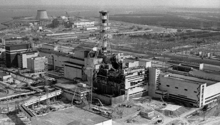 Изотоп гелий-3 на Луне. Считается, что использование в реакторах гелия-3 снижает риск катастроф вроде Чернобыля. Фото.