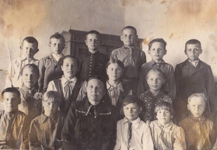 Школьная форма после революции. Школьники 1917 года. Фото.