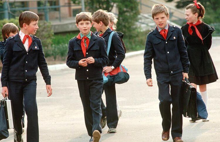 Школьная форма 70-х. Школьная форма 1970-х годов. Фото.