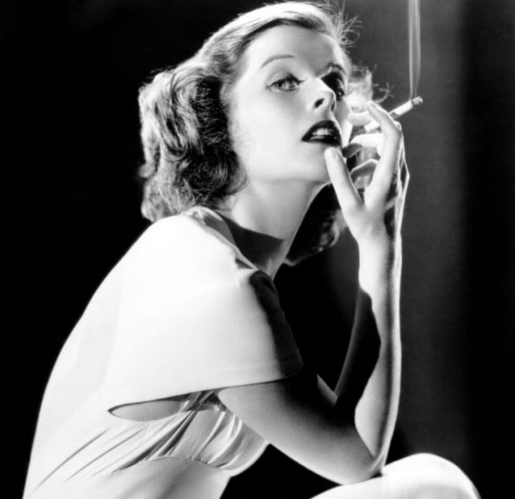 Почему люди курят сигареты. В 1930-е годы курение пытались популяризовать при помощи знаменитых актрис. Фото.