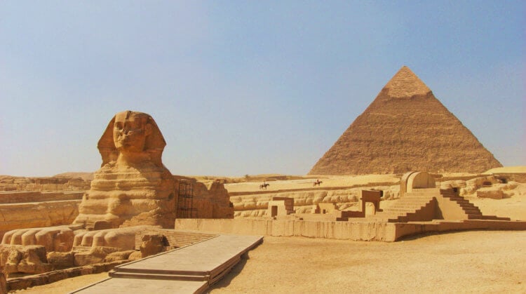 Цивилизация Древнего Египта. Египетская цивилизация прославилась пирамидами и другими строениями, которые сохранились до наших дней. Фото.