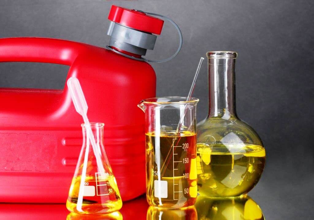Химики придумали как сделать переработку нефти экологичной