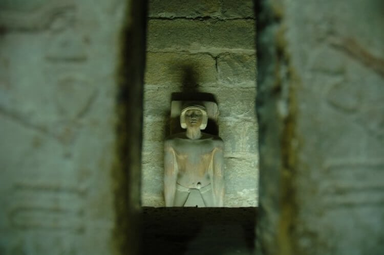 Что находится внутри пирамид? По мнению историков, Тутанхамон правил в 1332—1323 годах до н. э. Фото.