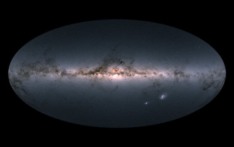 Млечный Путь со стороны. По своим размерам Млечный Путь сильно уступает другим галактикам (Радиус звёздного диска Млечного Пути и радиус Галактики составляют 16 килопарсек). Фото.