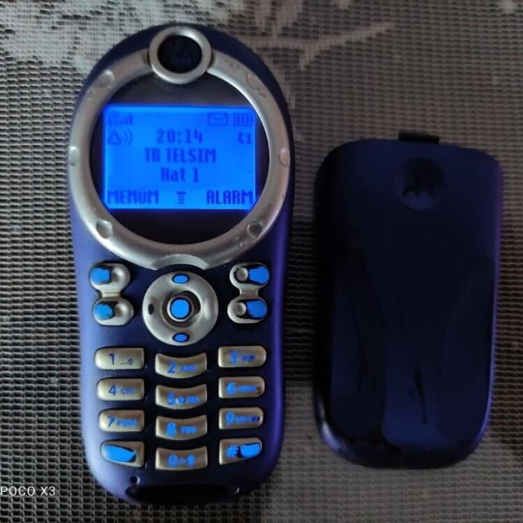 Первые мобильные телефоны в России. Телефон Motorola C116. Фото.