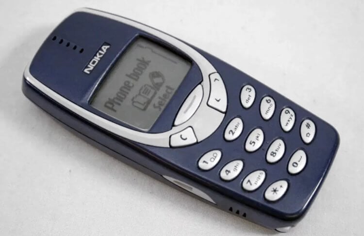 Первые мобильные телефоны в России. Телефон Nokia 3310. Фото.