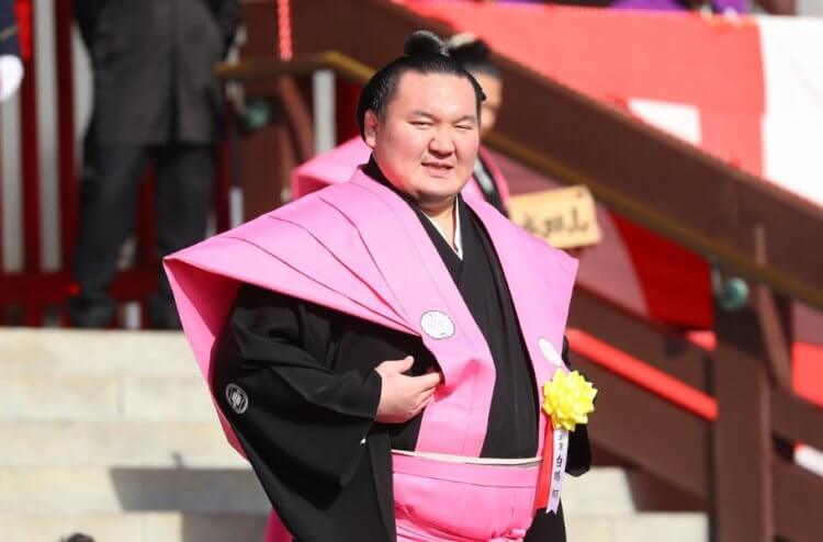 Диета и традиции сумоистов. Хакухо Сё — самый титулованный сумоист в истории, завершивший карьеру в 2021 году. Фото.