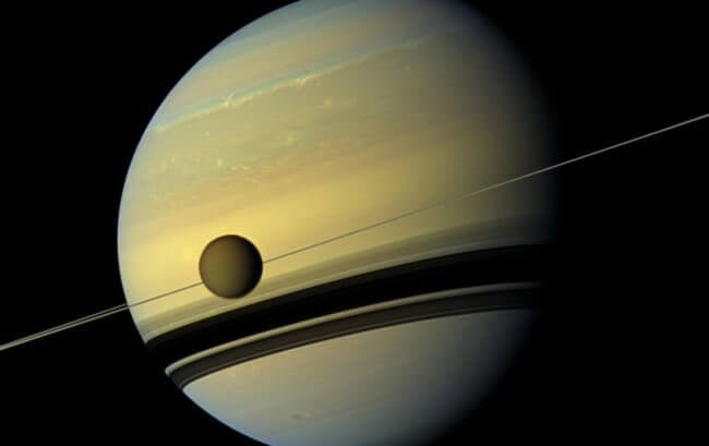 Как NASA будет изучать самый большой спутник Сатурна, на котором может существовать жизнь. Фото.