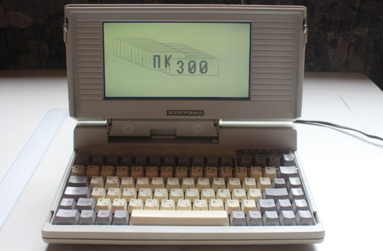 Самый первый ноутбук СССР. Советский ноутбук «Электроника МС 1504». Фото.