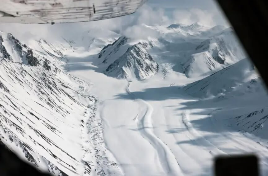 В горах Канады найден «тайник» альпиниста с историческими фотографиями