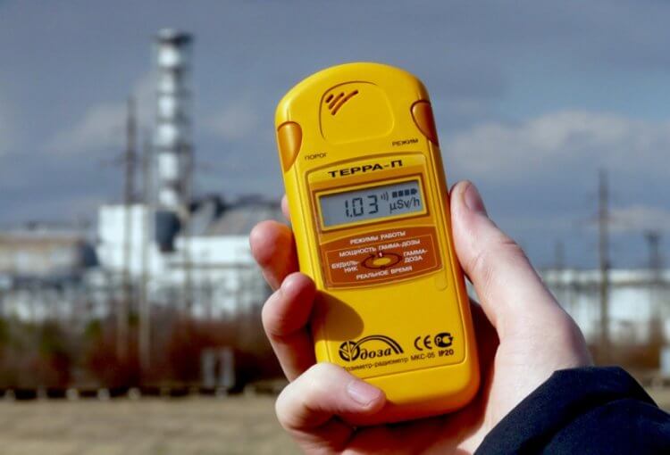 Можно ли защитить дом от радиации. Измерить уровень радиации на улице или в помещении можно при помощи дозиметра. Фото.