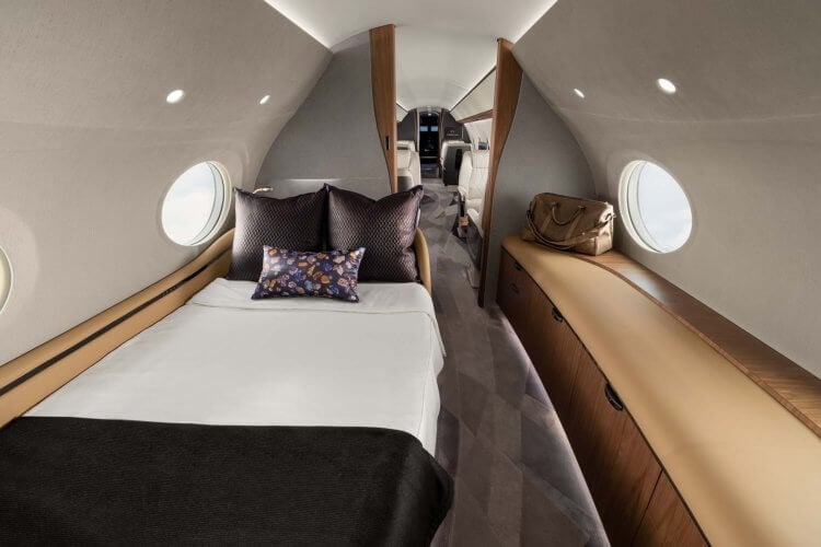 Новый самолет Илона Маска — Gulfstream G700. Спальное место в самолете Gulfstream G700. Фото.