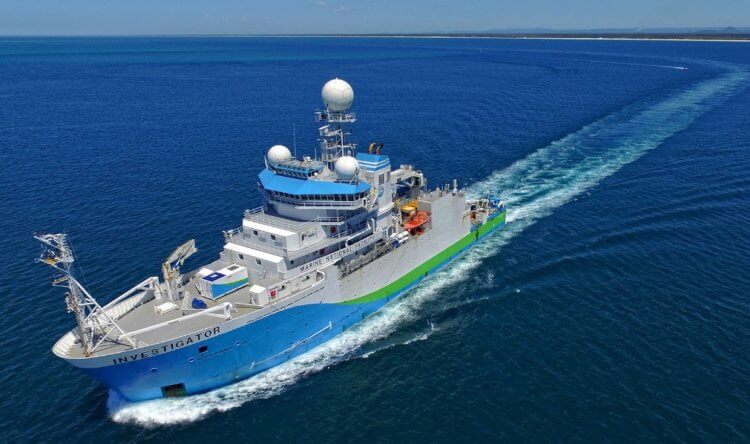 Открытие новых подводных гор. Исследовательское судно RV Investigator. Фото.