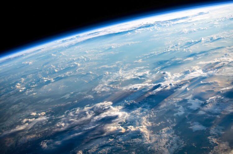 Какие вещества разрушают озоновый слой. Озоновый слой земли медленно, но верно исчезает из-за химикатов. Фото.
