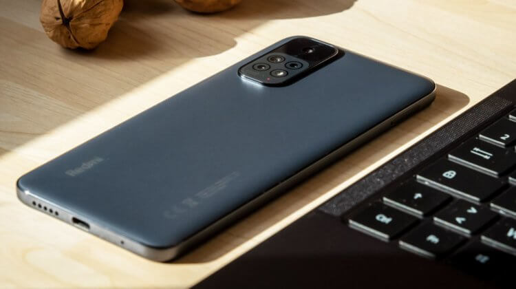 Недорогой смартфон с AMOLED-экраном. Redmi Note 11 — хорош. Особенно со скидкой. Фото.