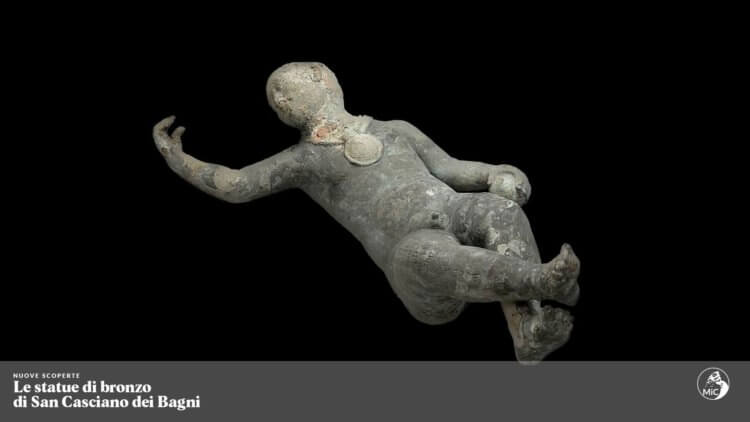 Учены нашли статуи времен Древнего Рима. Фигура ребенка. Фото.