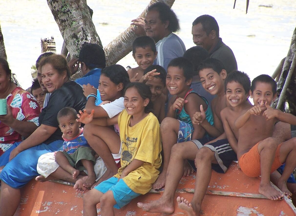 Почему на островах Тувалу тяжело жить. Жители острова Ниутао. Фото.