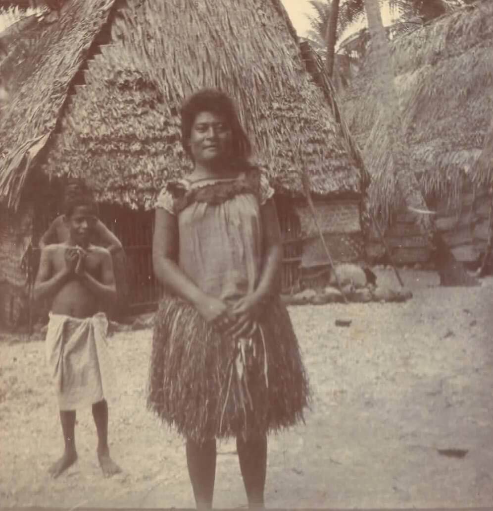 История архипелага Тувалу. Жительница острова Нукуфетау, в примерно 1900–1910-е годы. Фото.