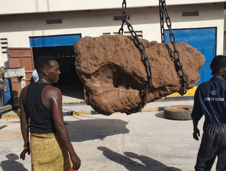 Что известно о метеорите Эль-Али. Метеорит Эль-Али, обнаруженный в Сомали в 2019 году. Фото.
