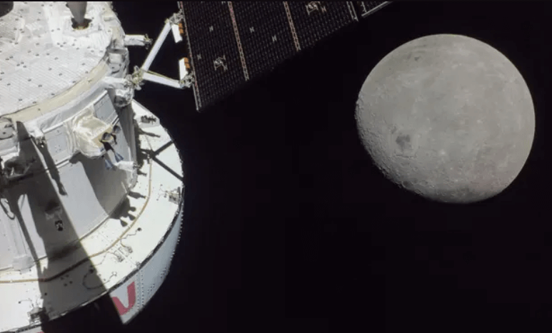 Воду на Луне можно извлечь из грунта? Космический корабль Орион доставит оборудование для изучения поверхности Луны в начале 2023 года. Фото.