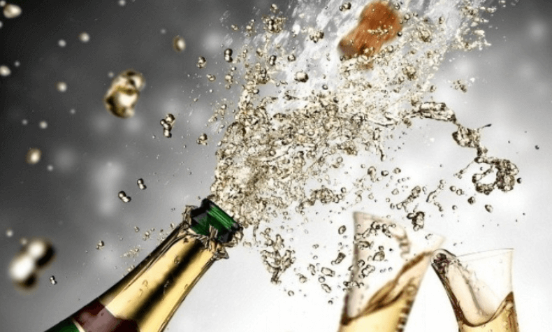 Кто и когда придумал шампанское. Шампанское — напиток, который ассоциируется исключительно с праздниками и торжествами. Фото.
