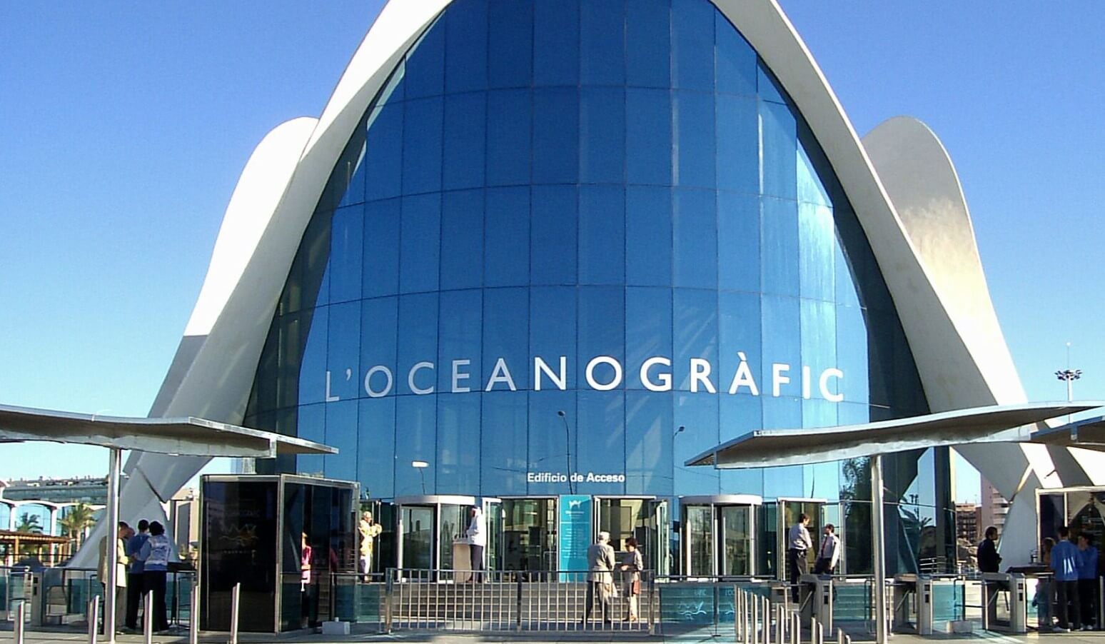 Самые большие аквариумы в мире. Испанский океанариум снаружи. Фото.