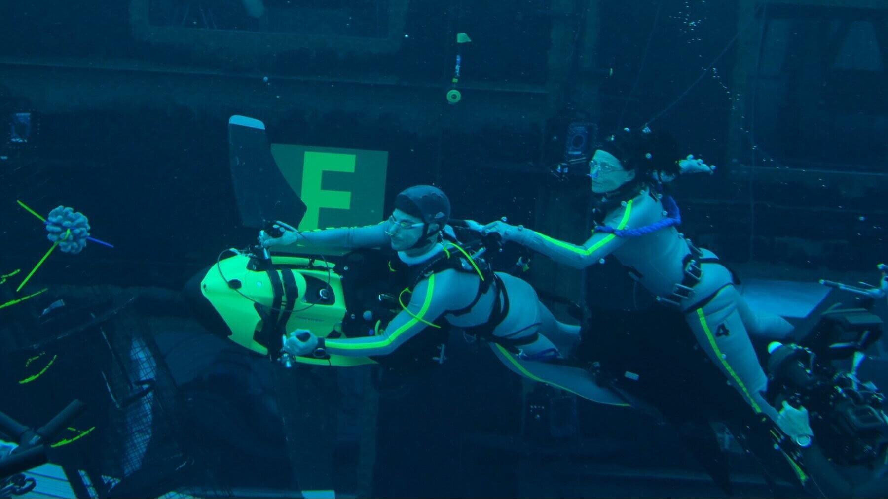 Новые технологии в «Аватаре 2». Съемка под водой требует огромного количества техники. Фото.