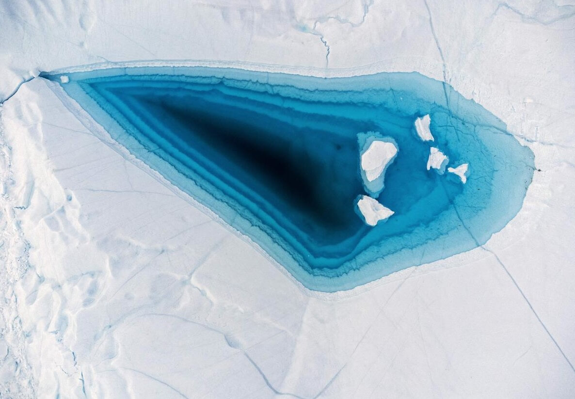 Экология Земли в 2022 году. Таяние льда в Гренландии. Фото.